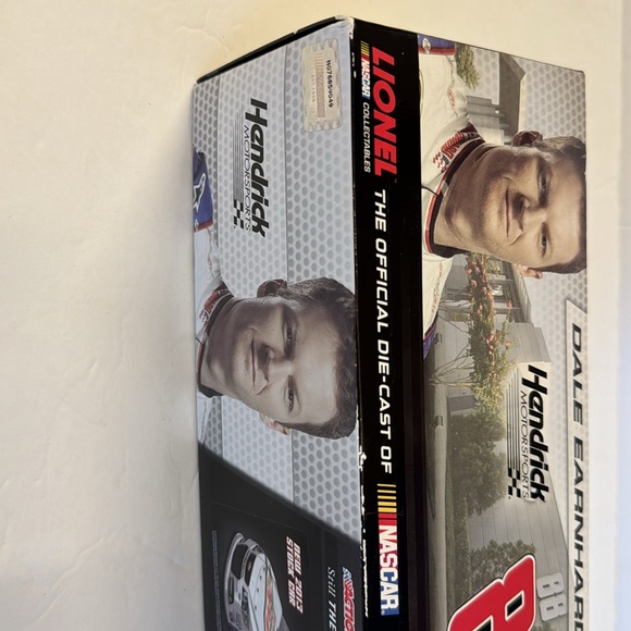 Dale Earnhardt Jr #88 Lionel NASCAR 1:24 Scale - Picture 10 of 14